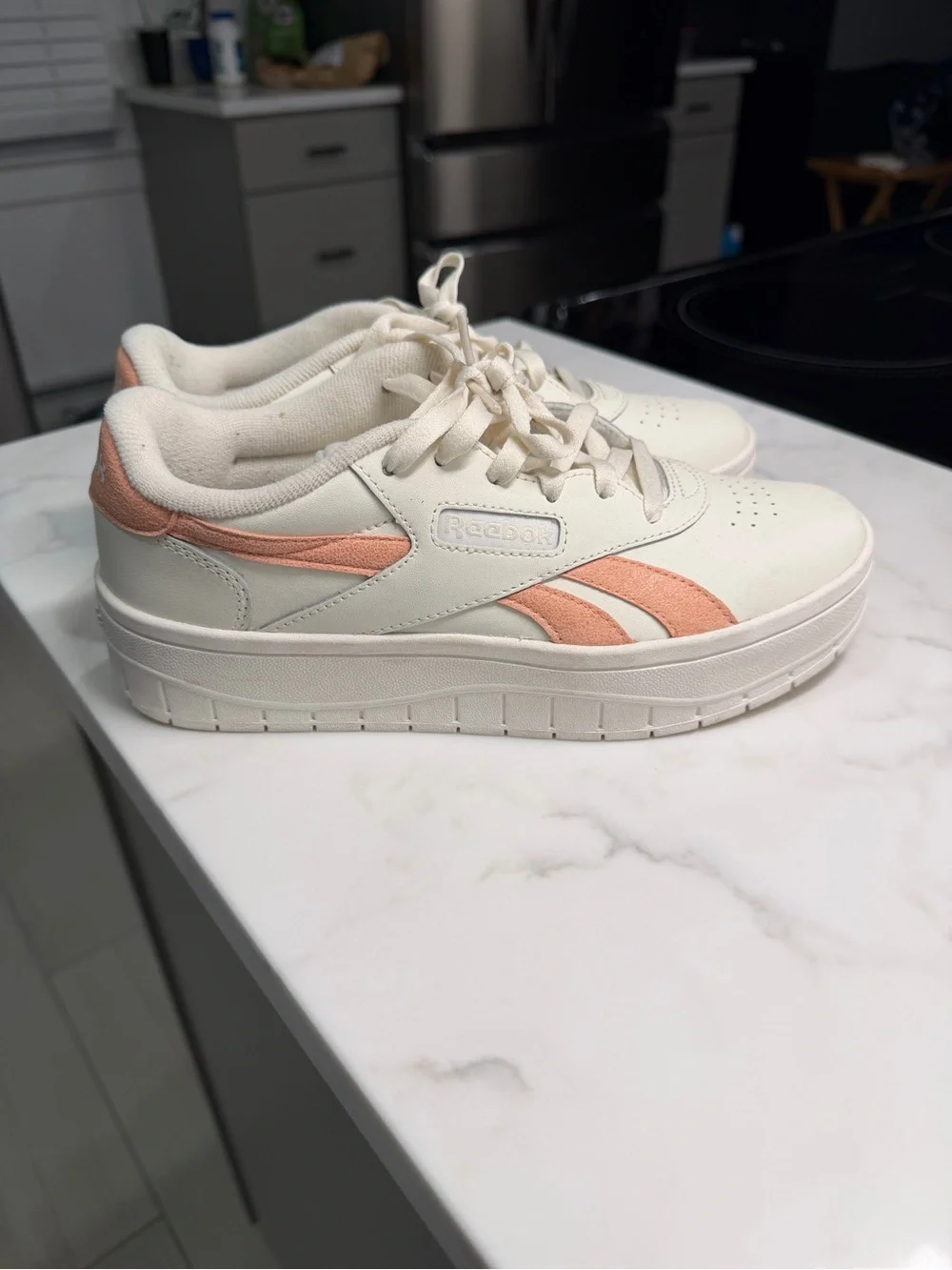 Reebok upper leather look